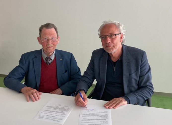 Schenking van bijzondere films van dhr. W.J. de Valk over Kamerik en Kanis